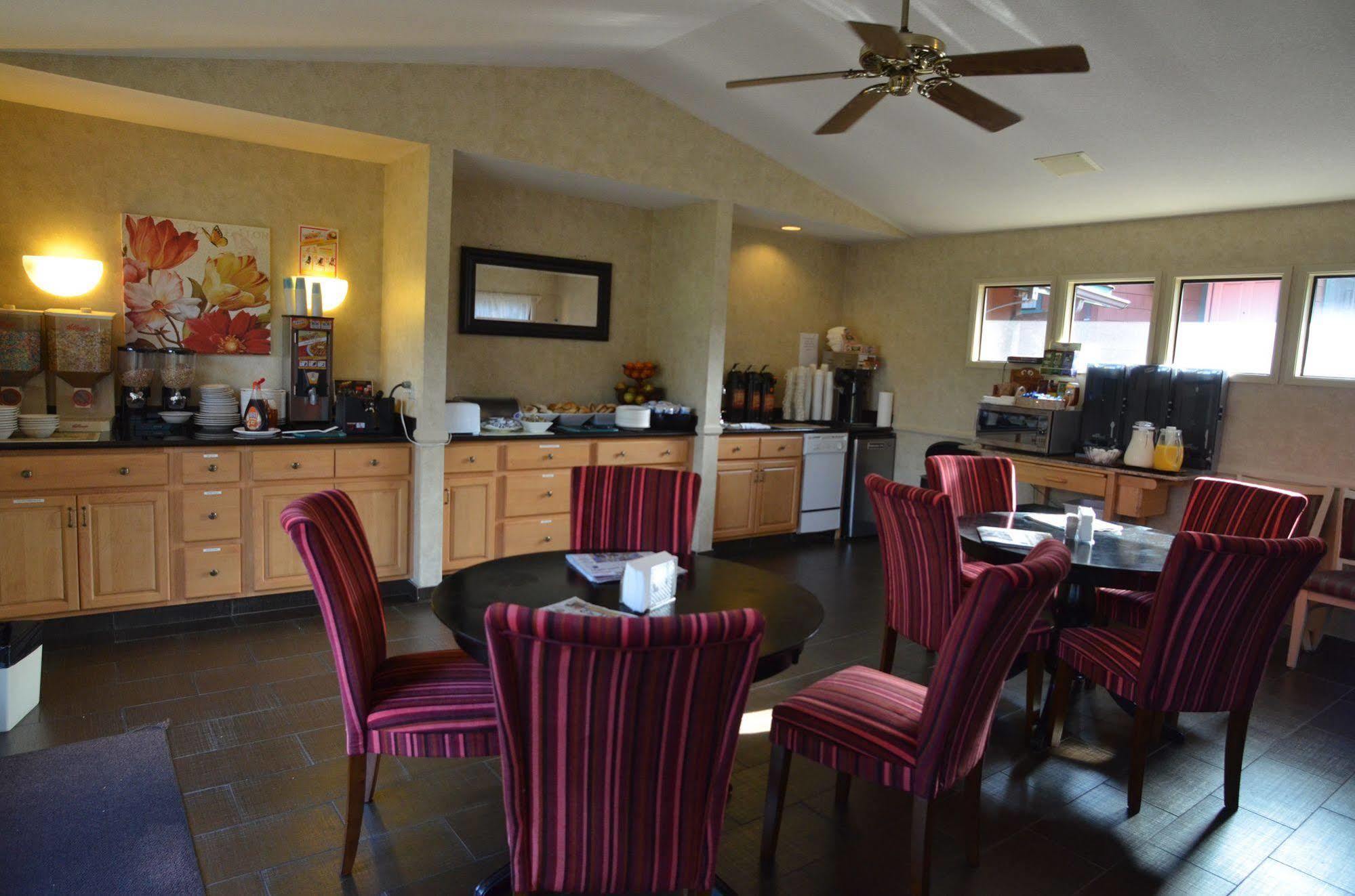 Rosedale Inn Πασίφικ Γκρόουβ Εξωτερικό φωτογραφία